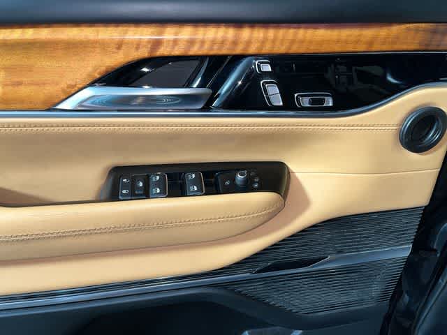 2022 Jeep Grand Wagoneer Series III