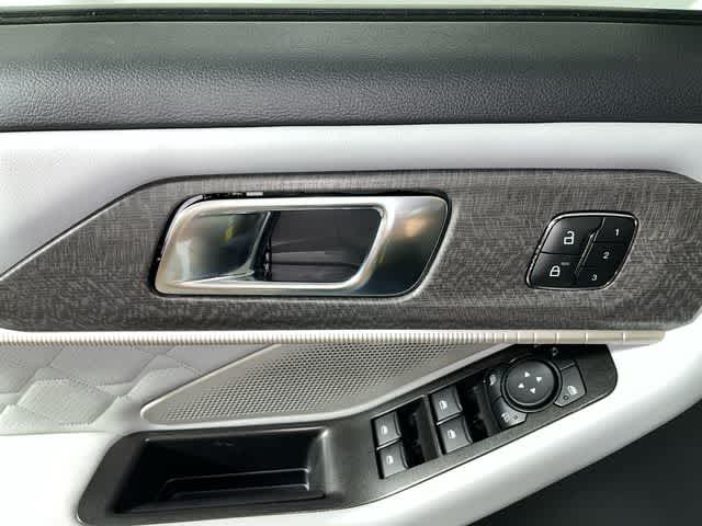 2027 Ford Explorer Platinum™