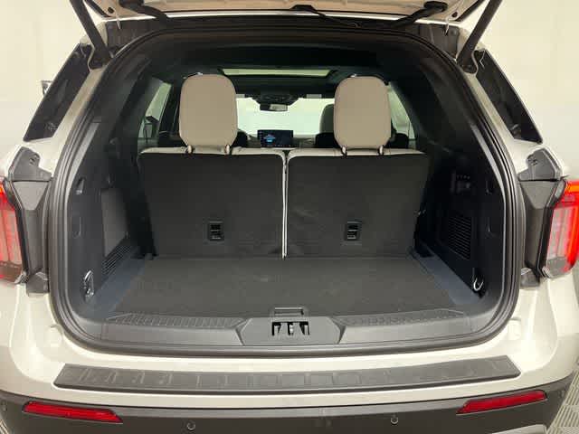 2027 Ford Explorer Platinum™