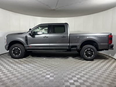 2025 Ford Super Duty F-250® Lariat®