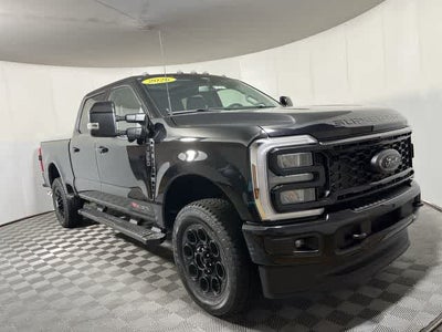 2026 Ford Super Duty F-350® Lariat®