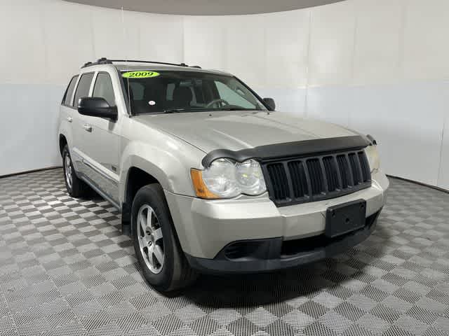 Used 2009 Jeep Grand Cherokee Laredo with VIN 1J8GR48K19C542648 for sale in Franklin, IN