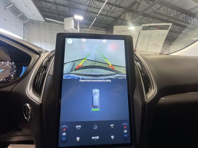2023 Ford Edge SE