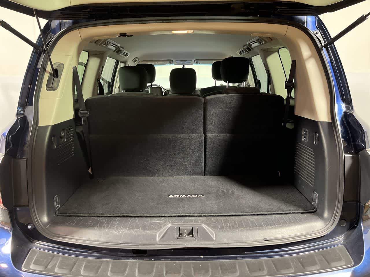 2017 Nissan Armada SV