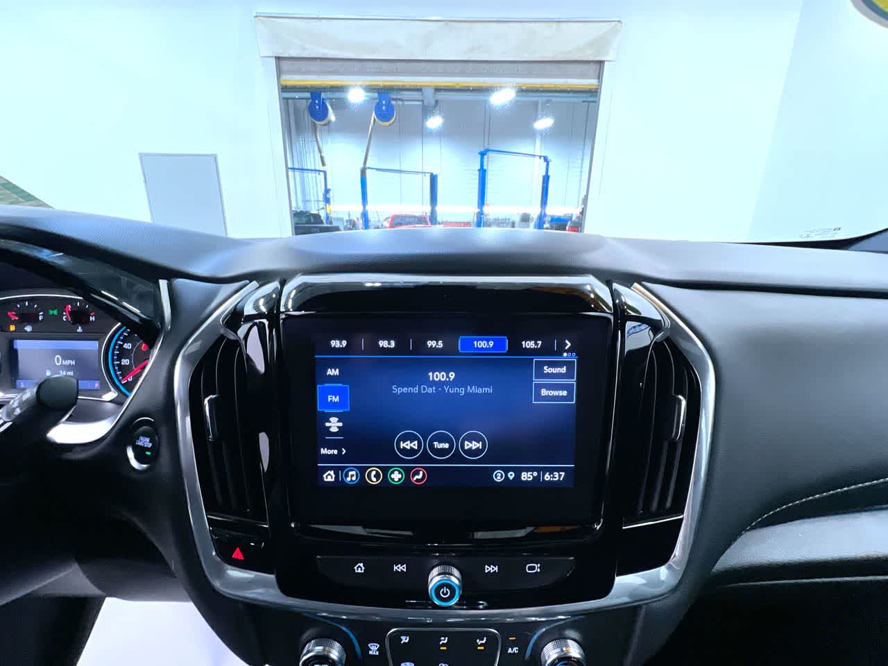 2022 Chevrolet Traverse LT Leather