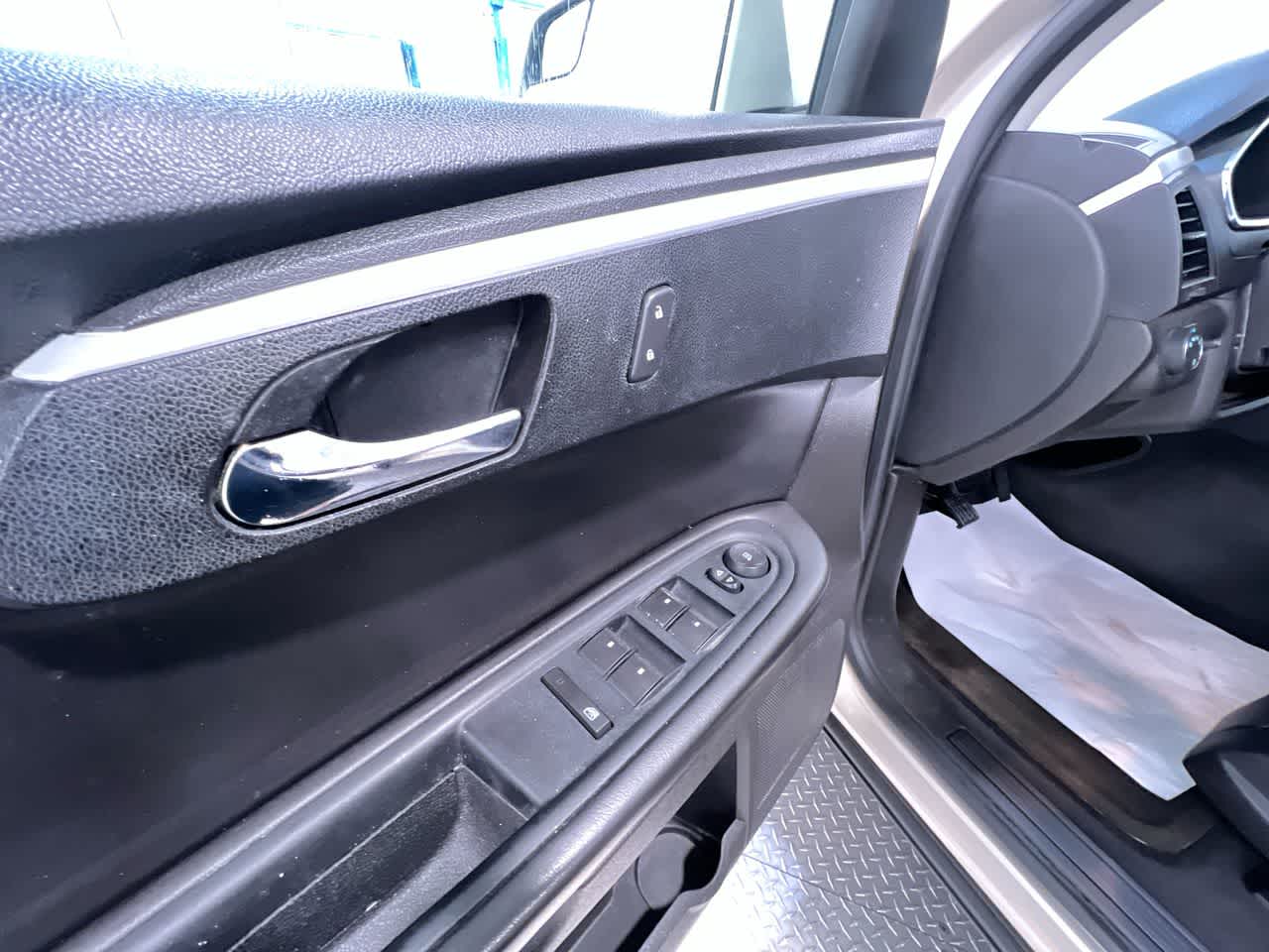 2011 Chevrolet Traverse LT w/1LT