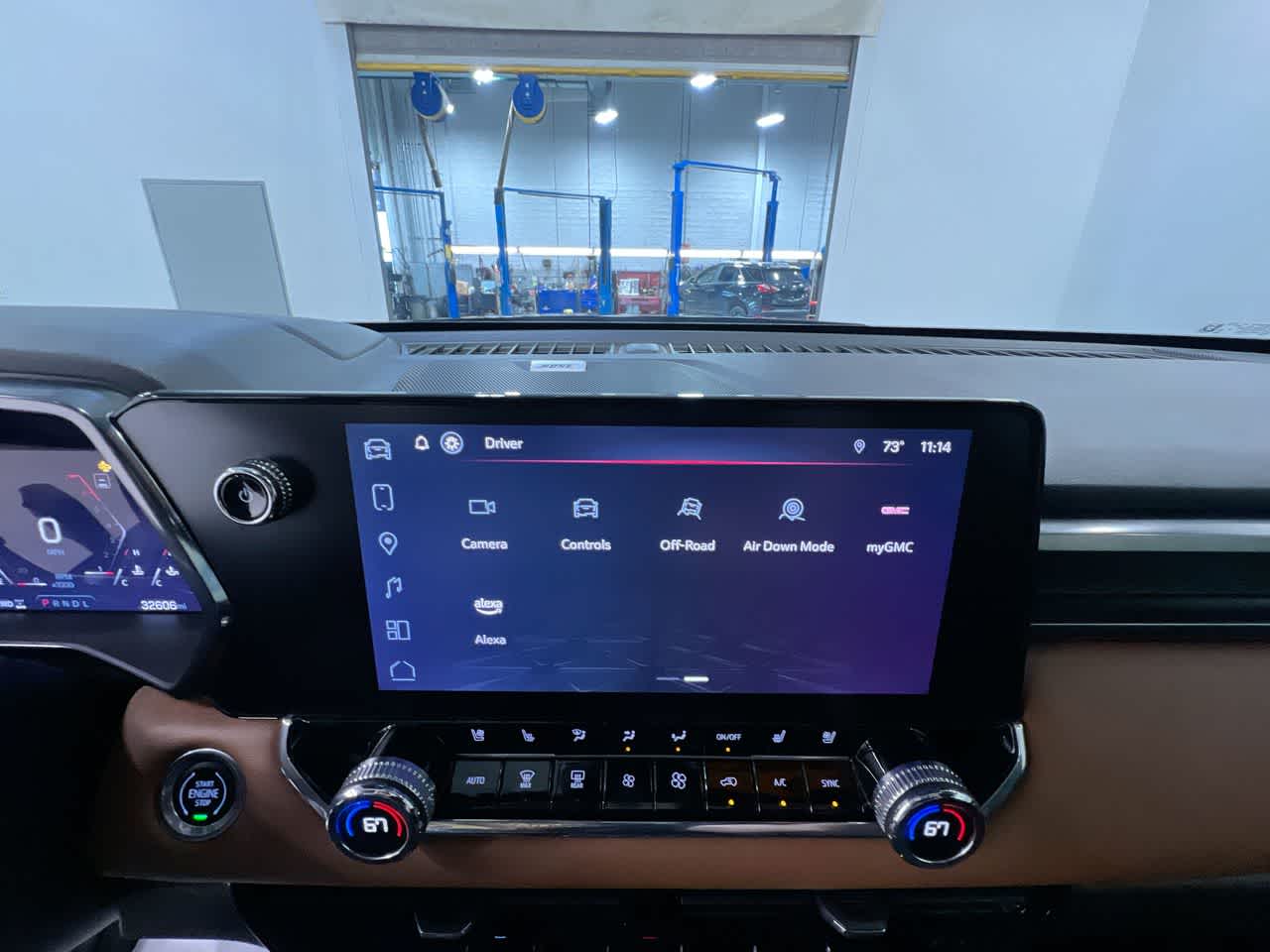 2023 GMC Canyon 4WD AT4