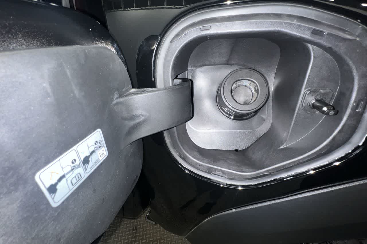 2023 GMC Canyon 4WD AT4