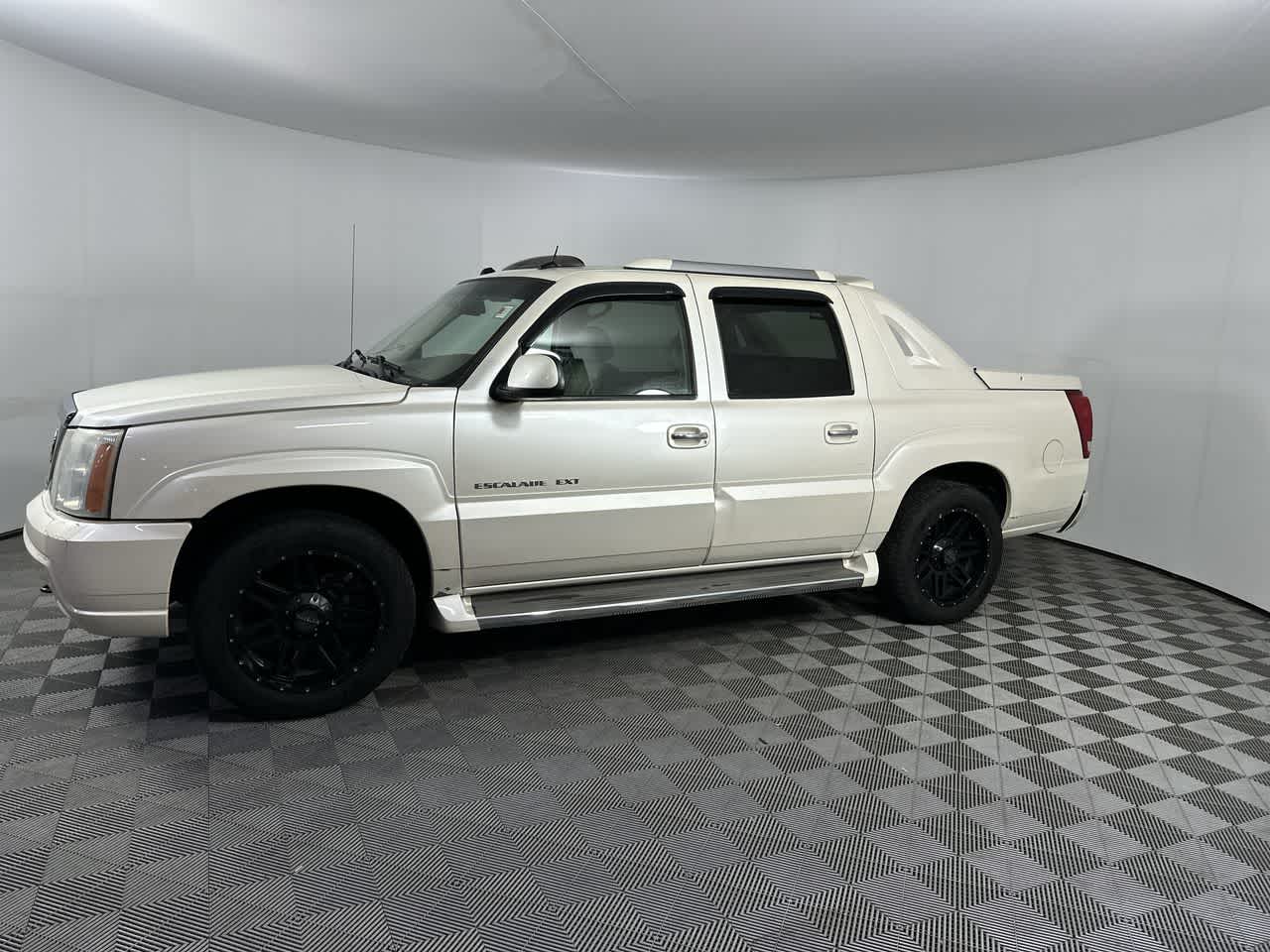 2005 Cadillac Escalade EXT Base