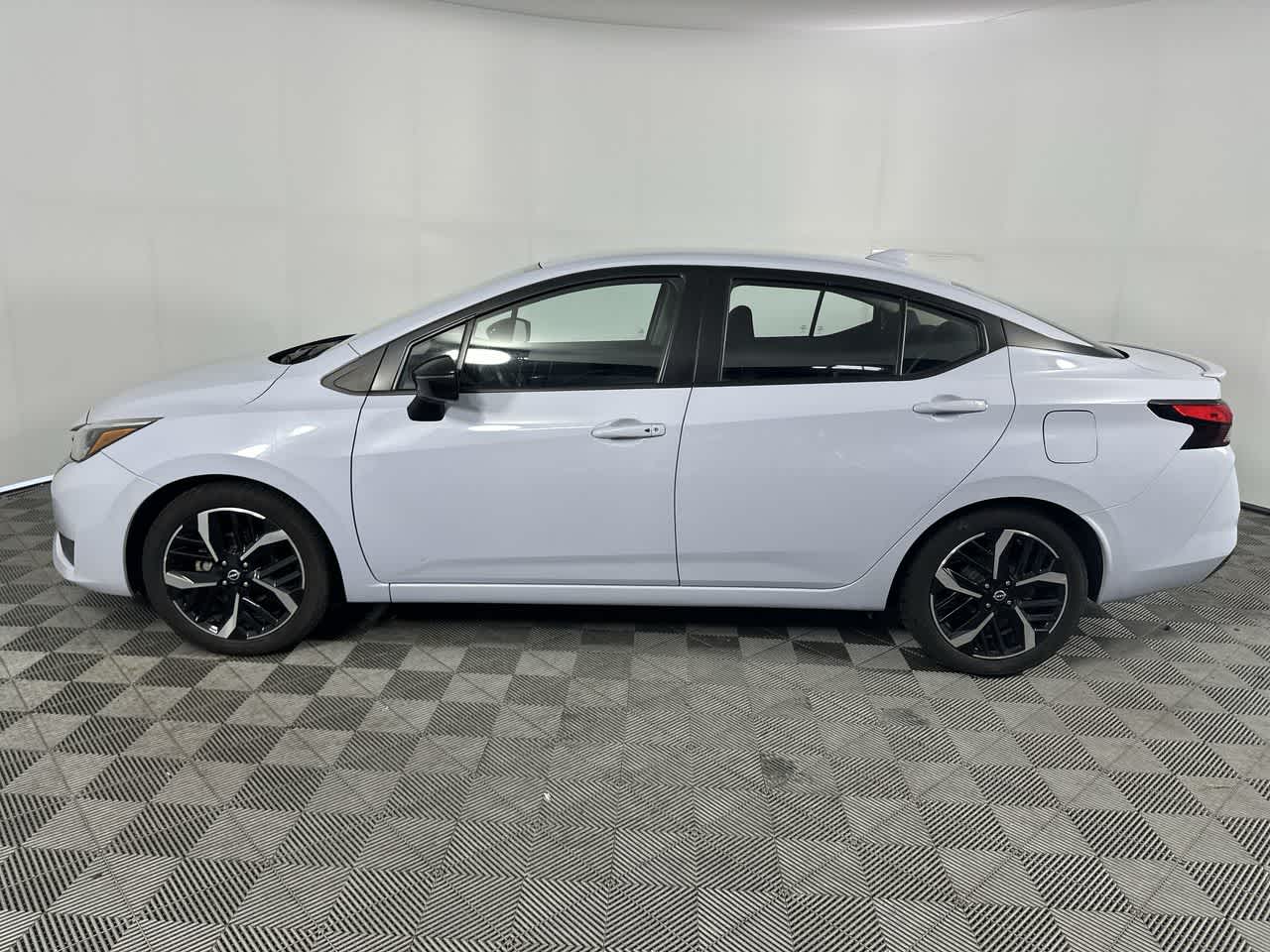 2024 Nissan Versa SR
