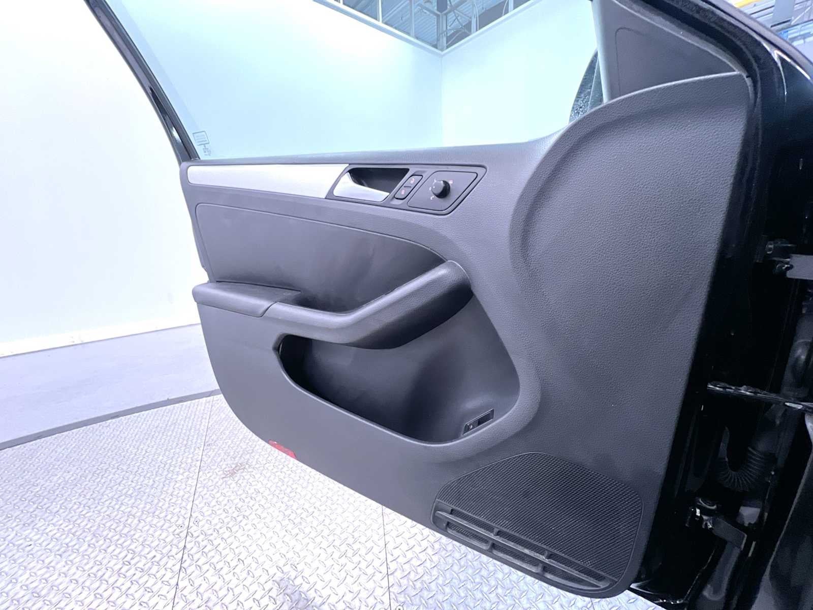 2011 Volkswagen Jetta TDI LE