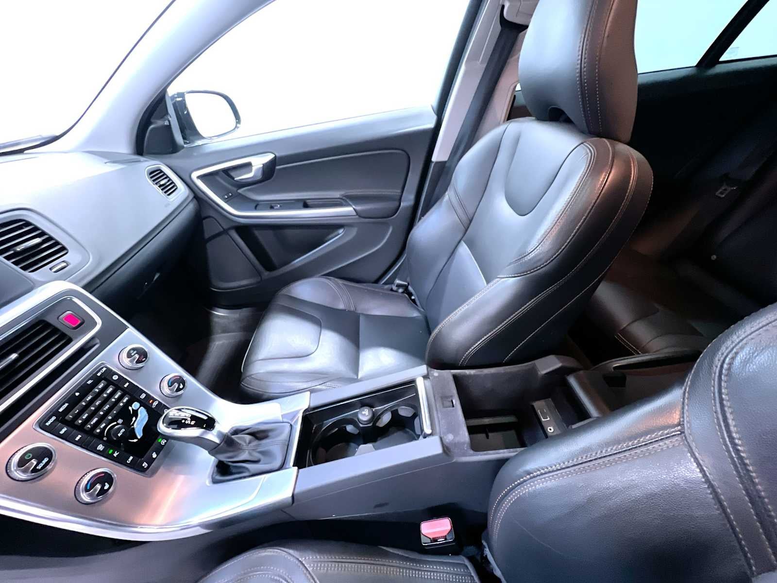 2018 Volvo V60 Cross Country Platinum