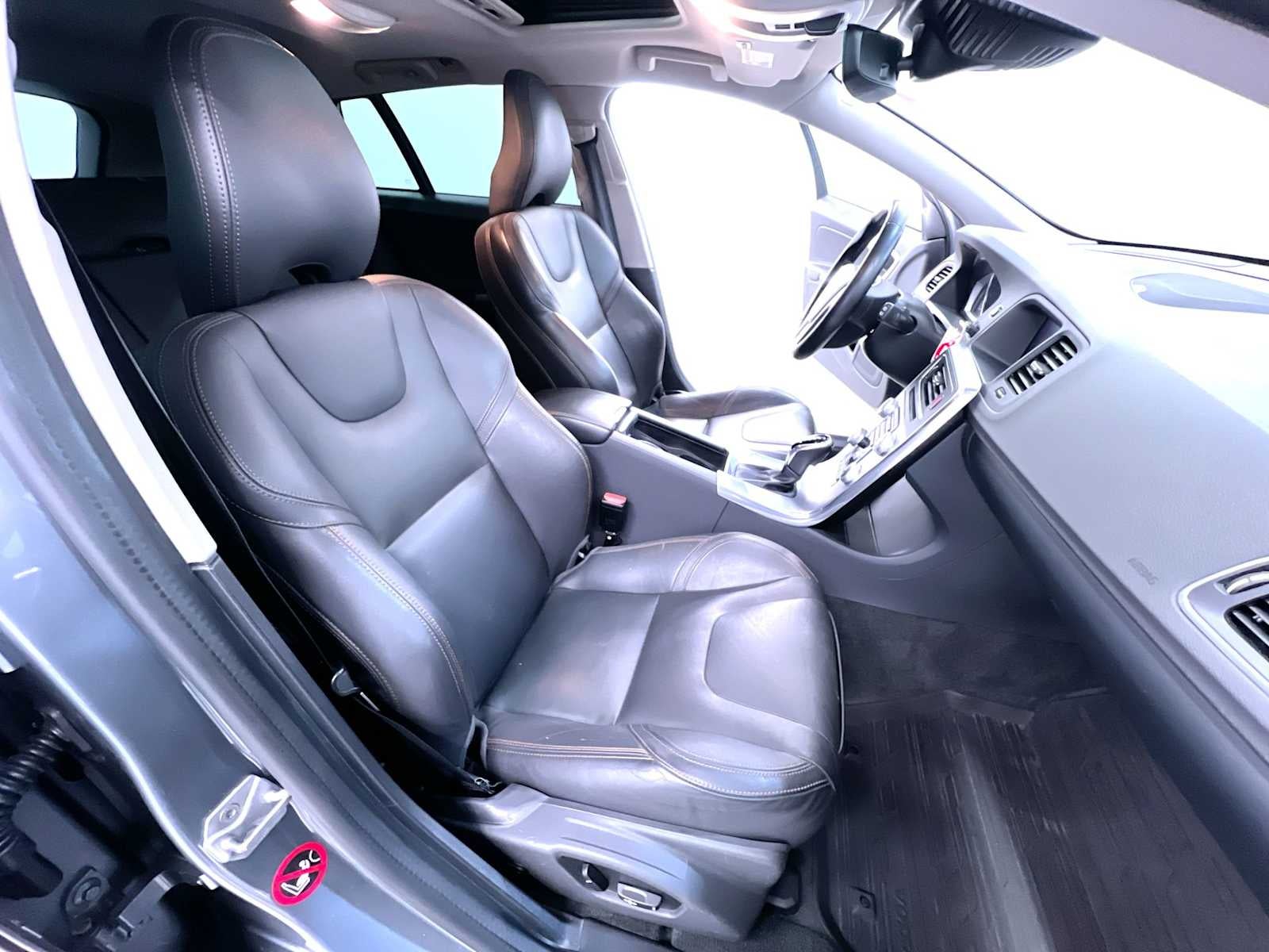 2018 Volvo V60 Cross Country Platinum
