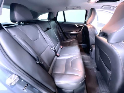 2018 Volvo V60 Cross Country Platinum