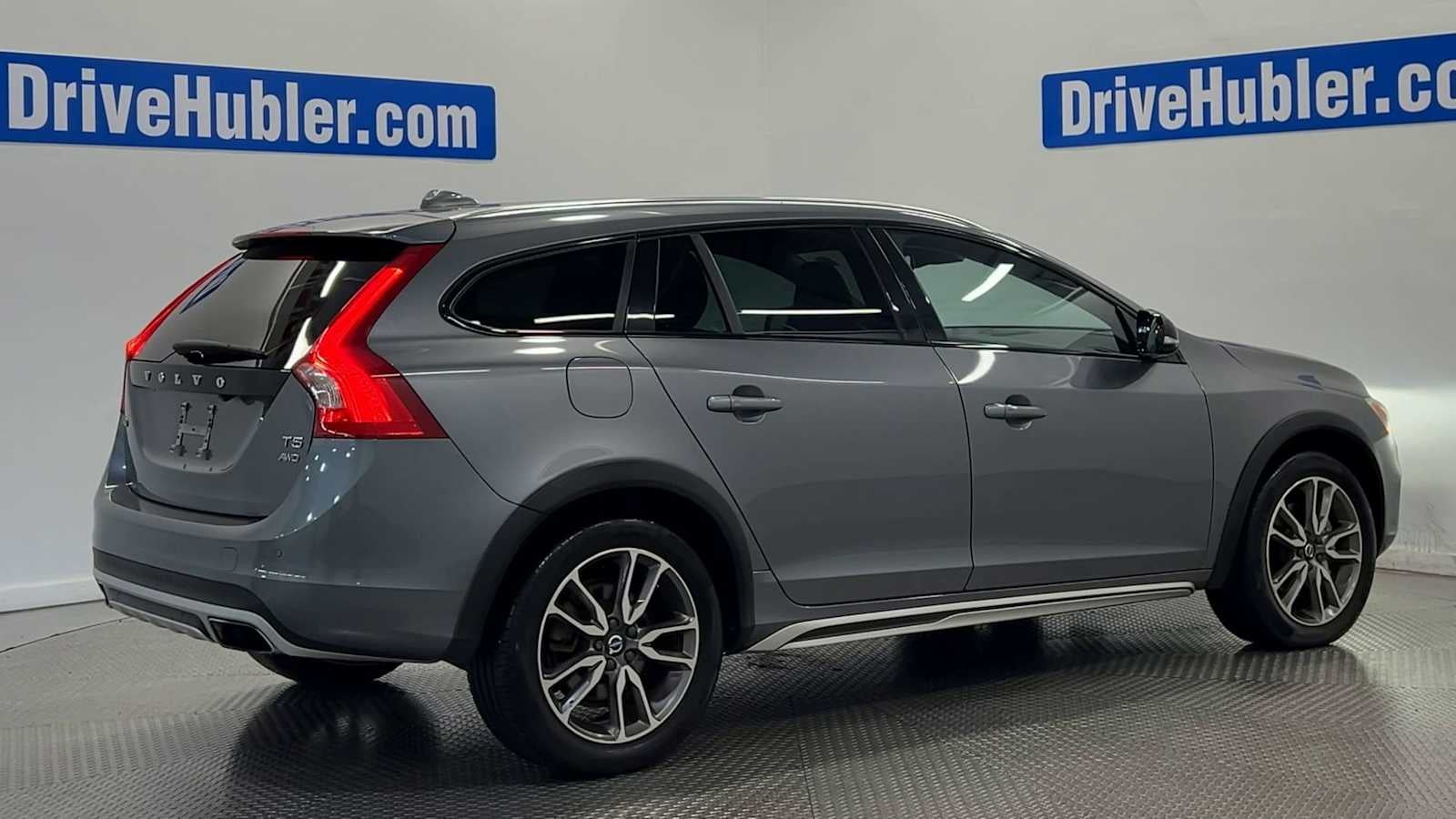 2018 Volvo V60 Cross Country Platinum