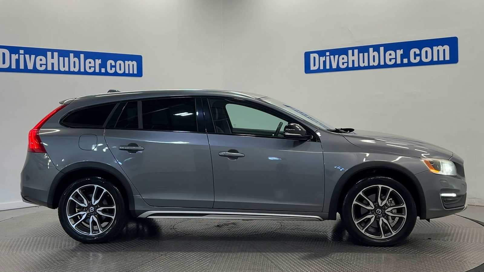 2018 Volvo V60 Cross Country Platinum