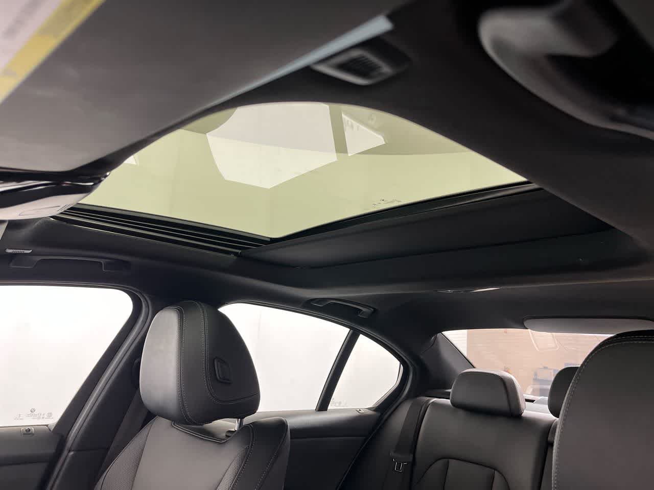 2025 BMW 330i 330i
