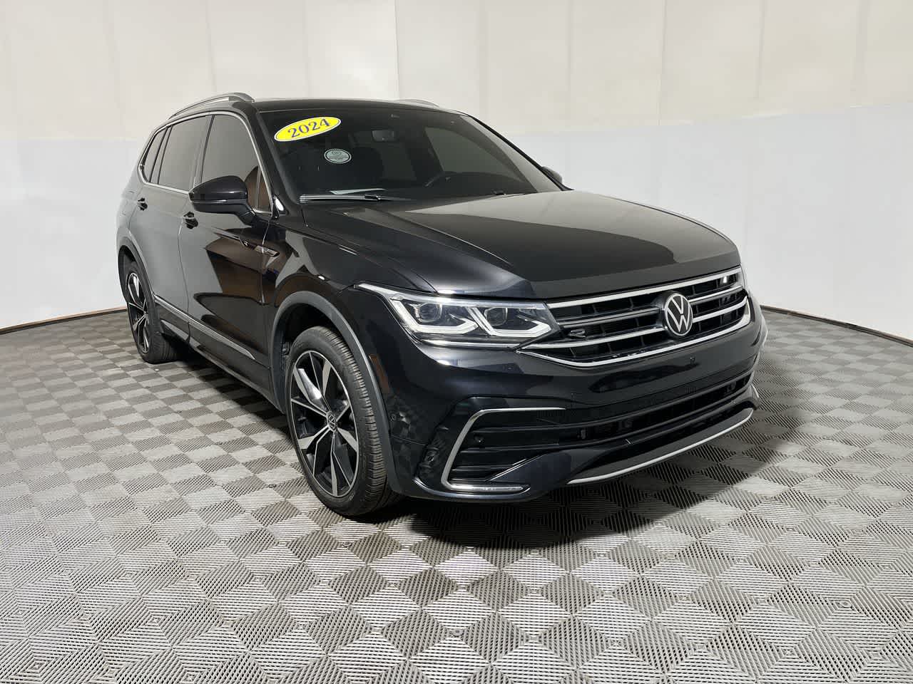 2024 Volkswagen Tiguan SEL R-Line
