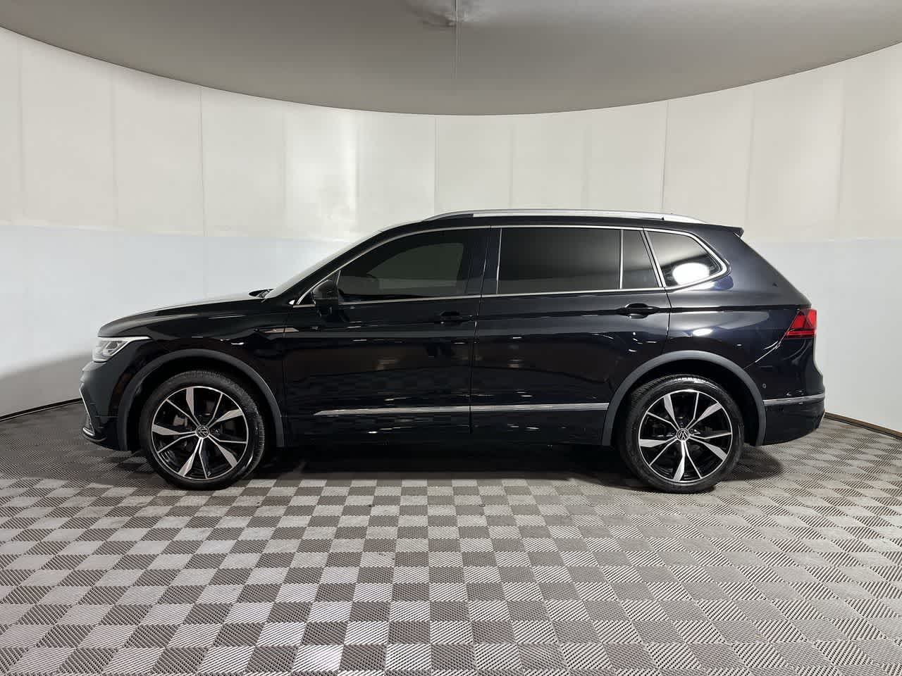 2024 Volkswagen Tiguan SEL R-Line