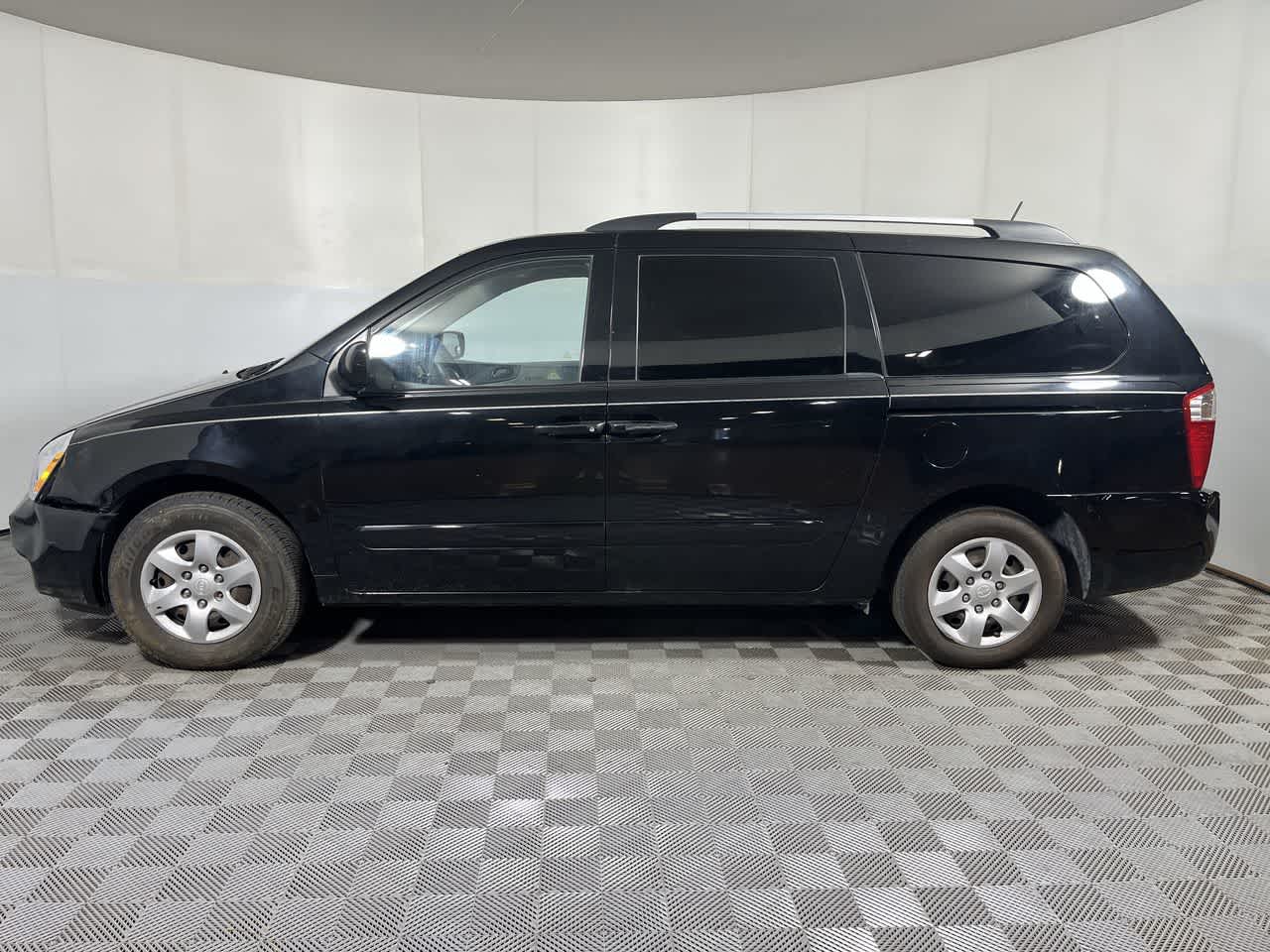 2009 Kia Sedona LX