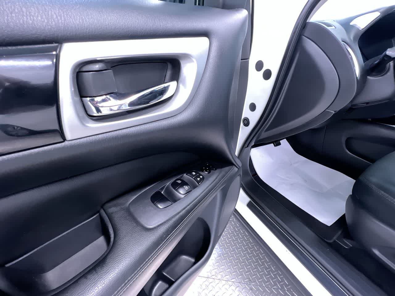 2018 Nissan Pathfinder SV