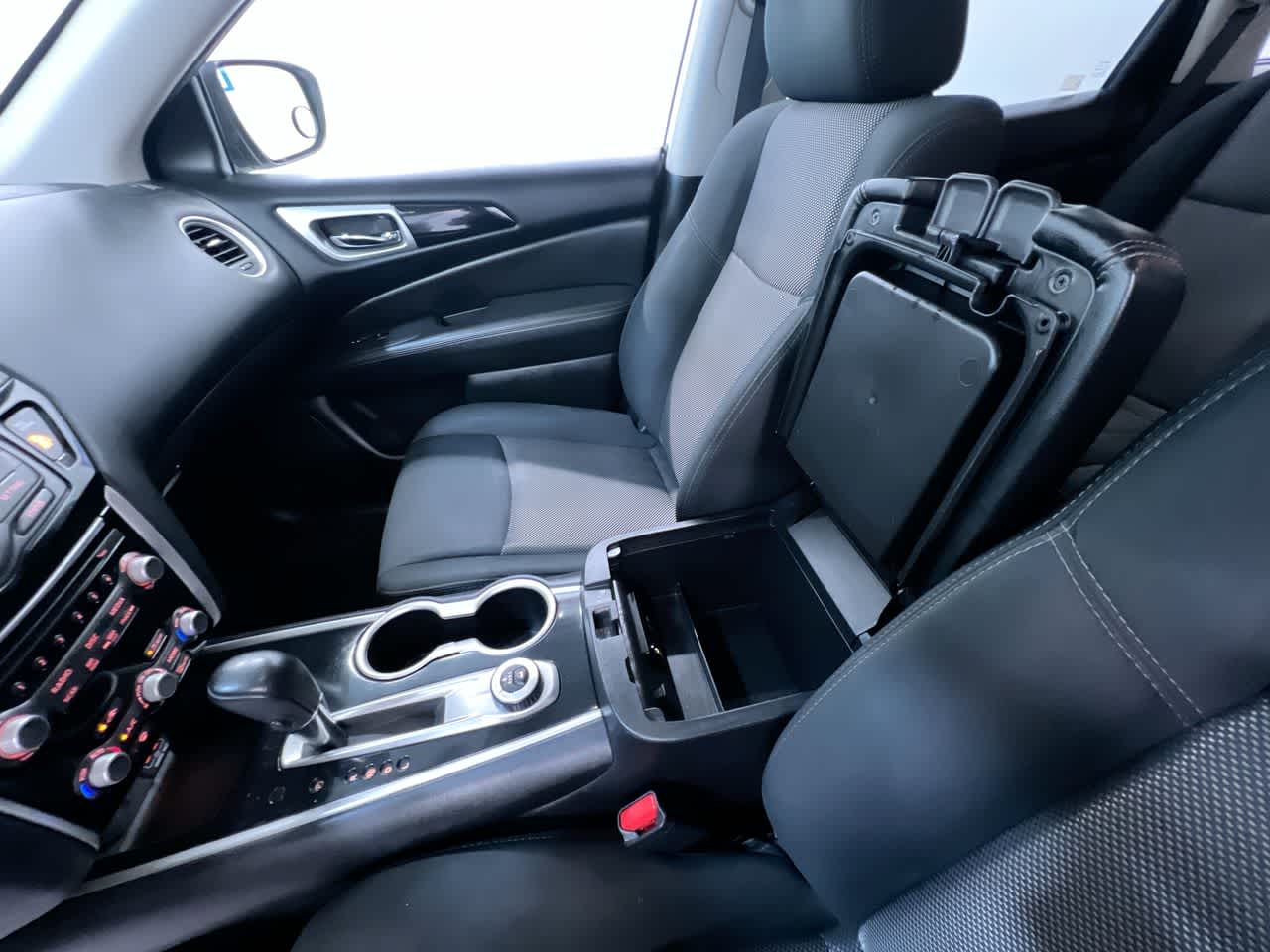 2018 Nissan Pathfinder SV